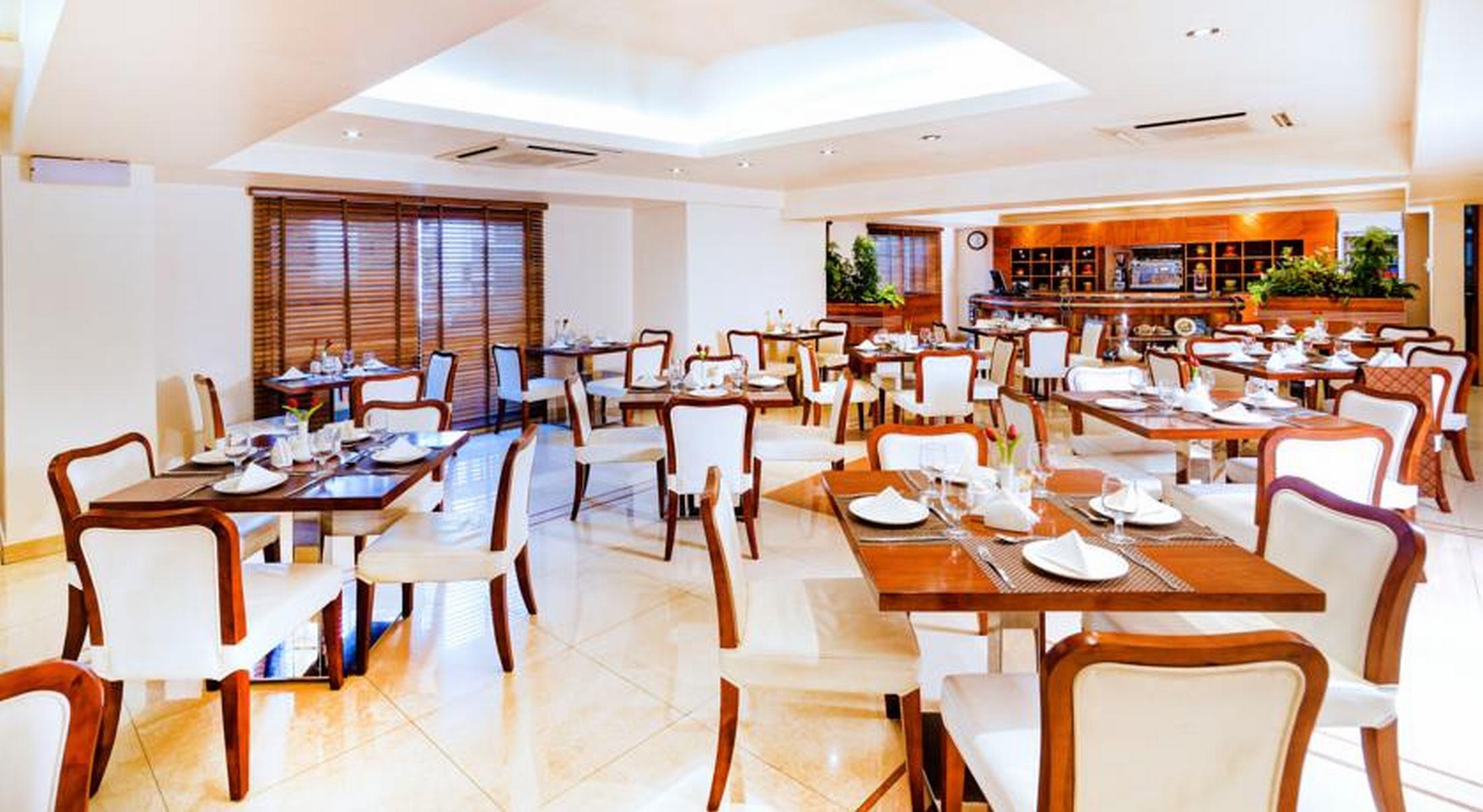 דובאי Golden Sands Hotel Apartments מראה חיצוני תמונה