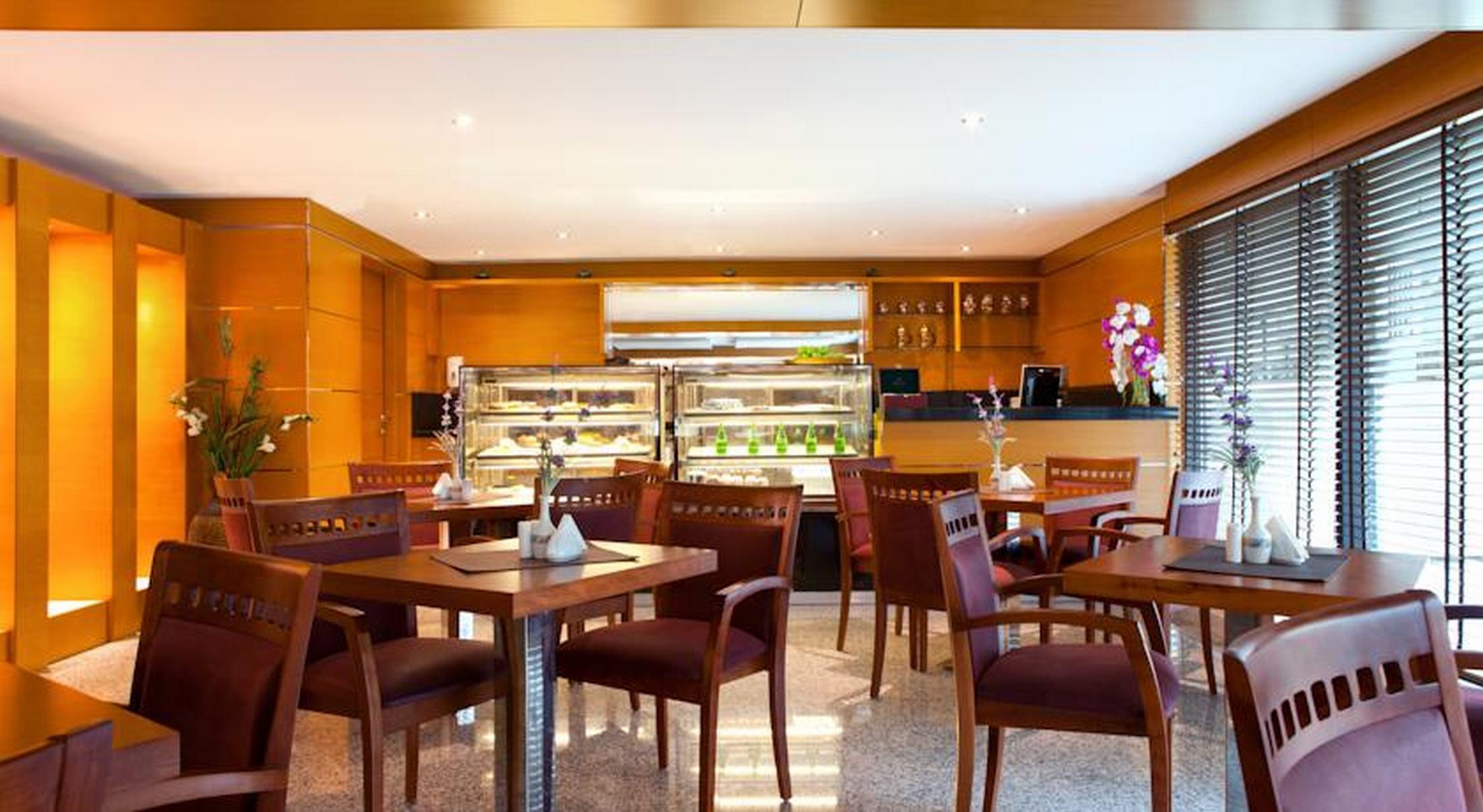 דובאי Golden Sands Hotel Apartments מסעדה תמונה