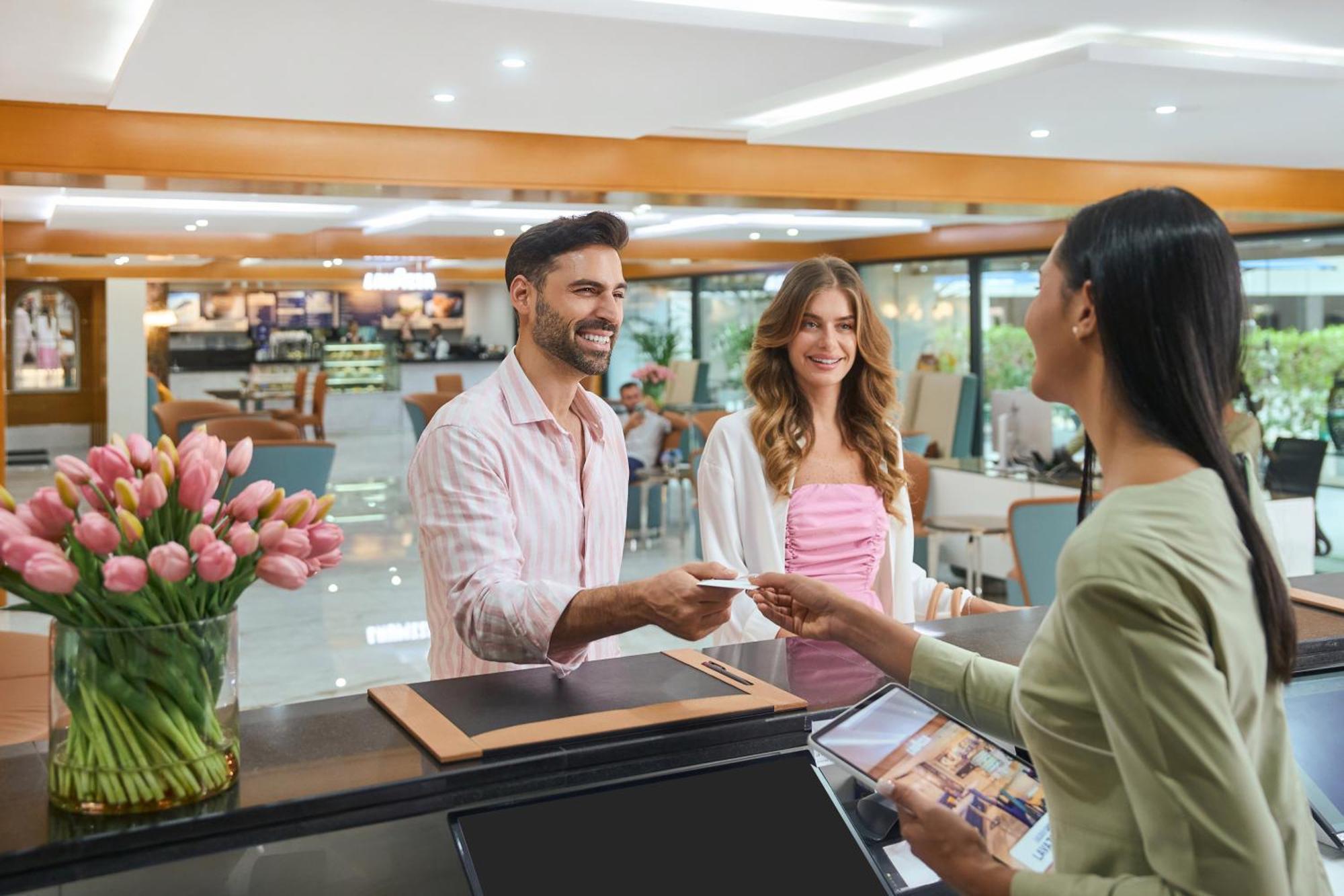 דובאי Golden Sands Hotel Apartments מראה חיצוני תמונה