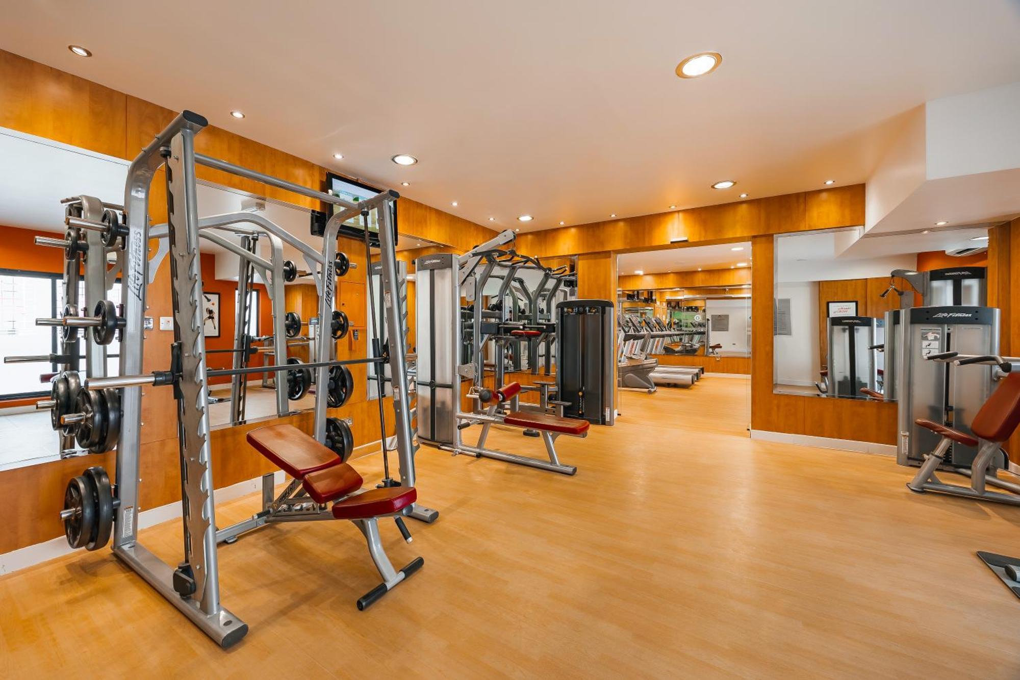 דובאי Golden Sands Hotel Apartments מראה חיצוני תמונה