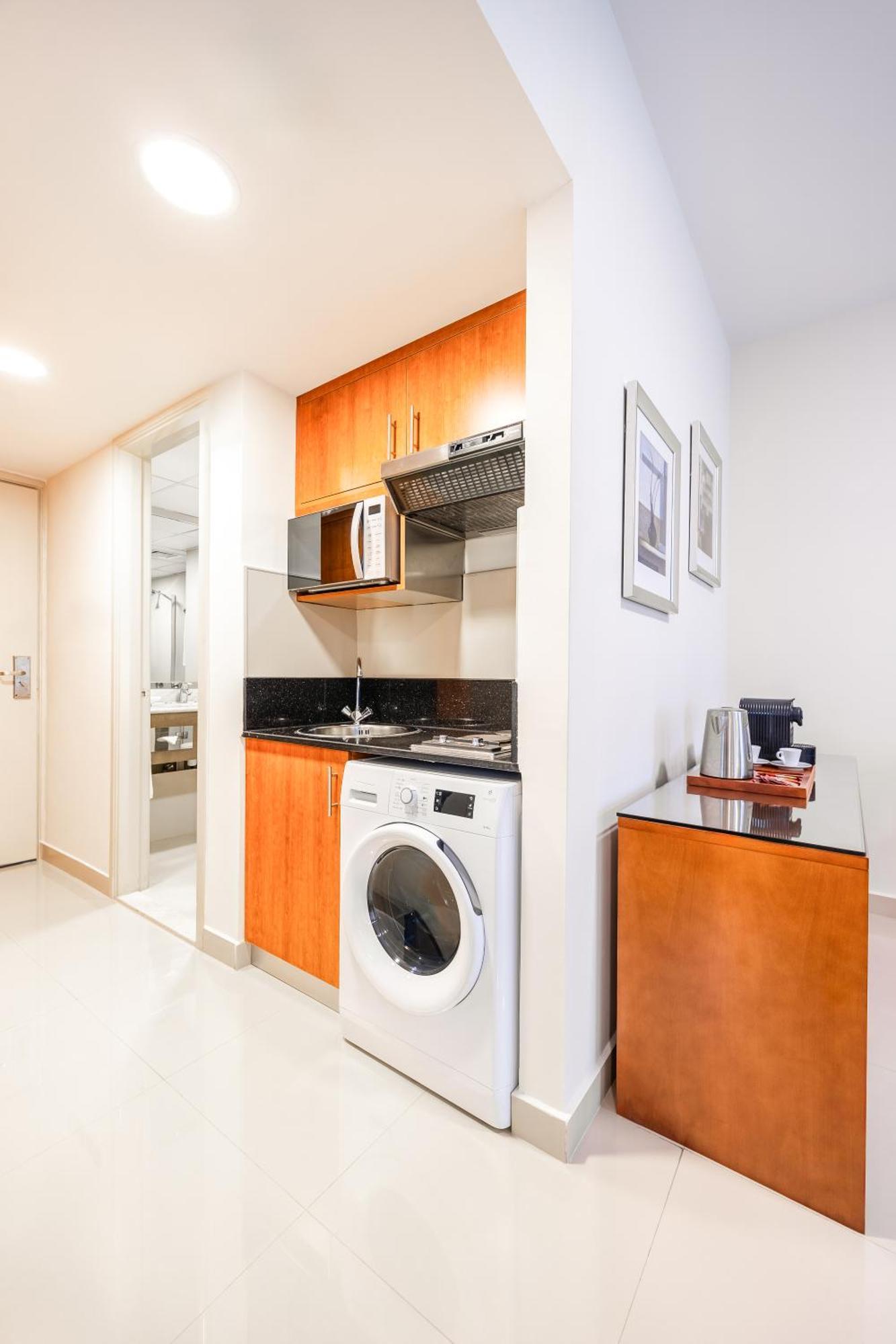 דובאי Golden Sands Hotel Apartments מראה חיצוני תמונה